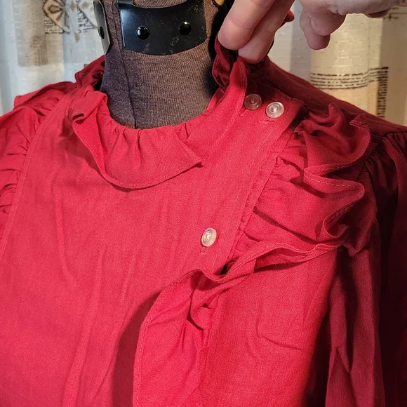 Vintage Bolts Red Ruffle Top - Picture 4 of 11